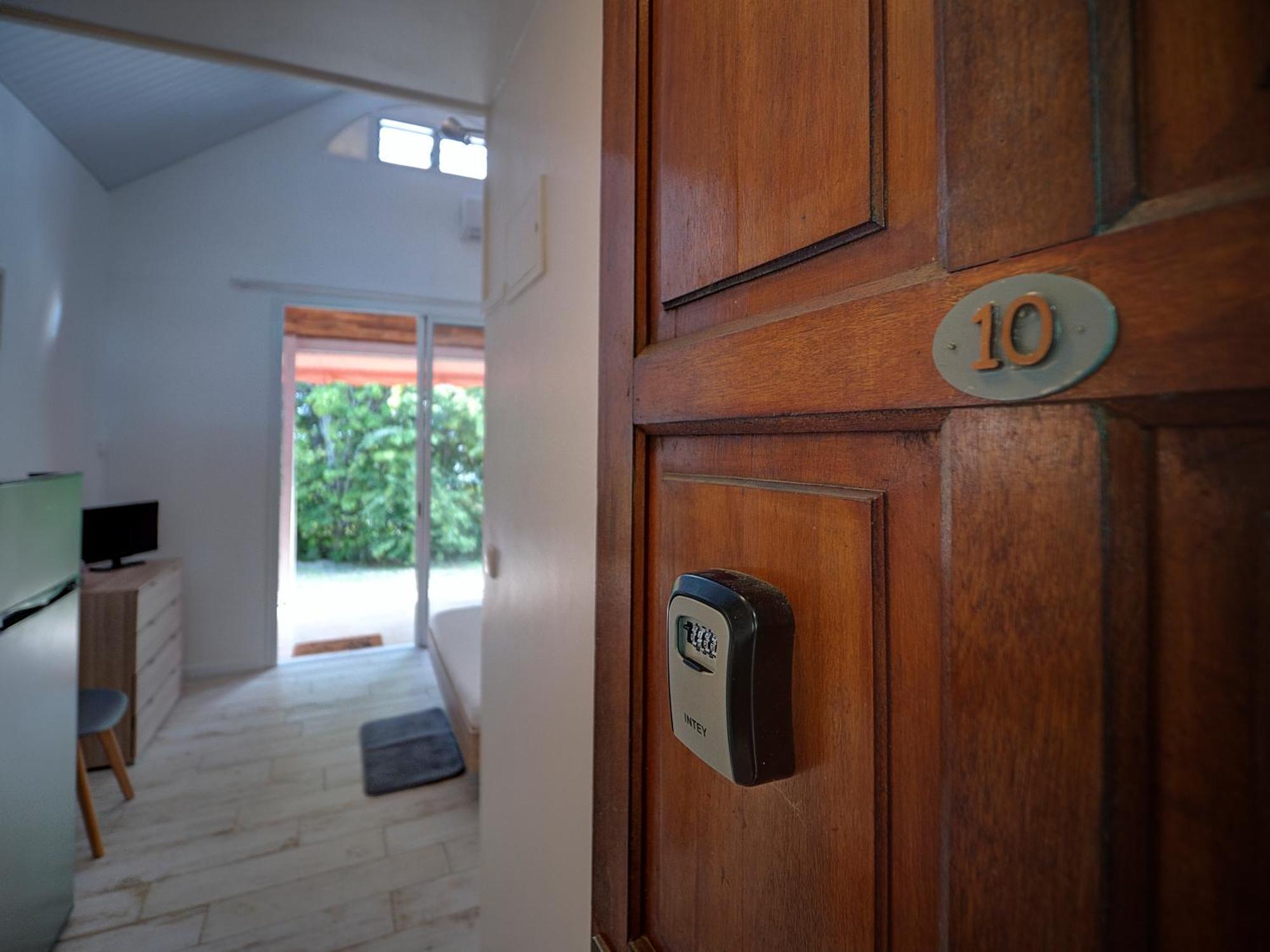 Résidence Ti'Kéol - Appartements avec terrasse 2 à 4 personnes, piscine Sainte-Anne Esterno foto