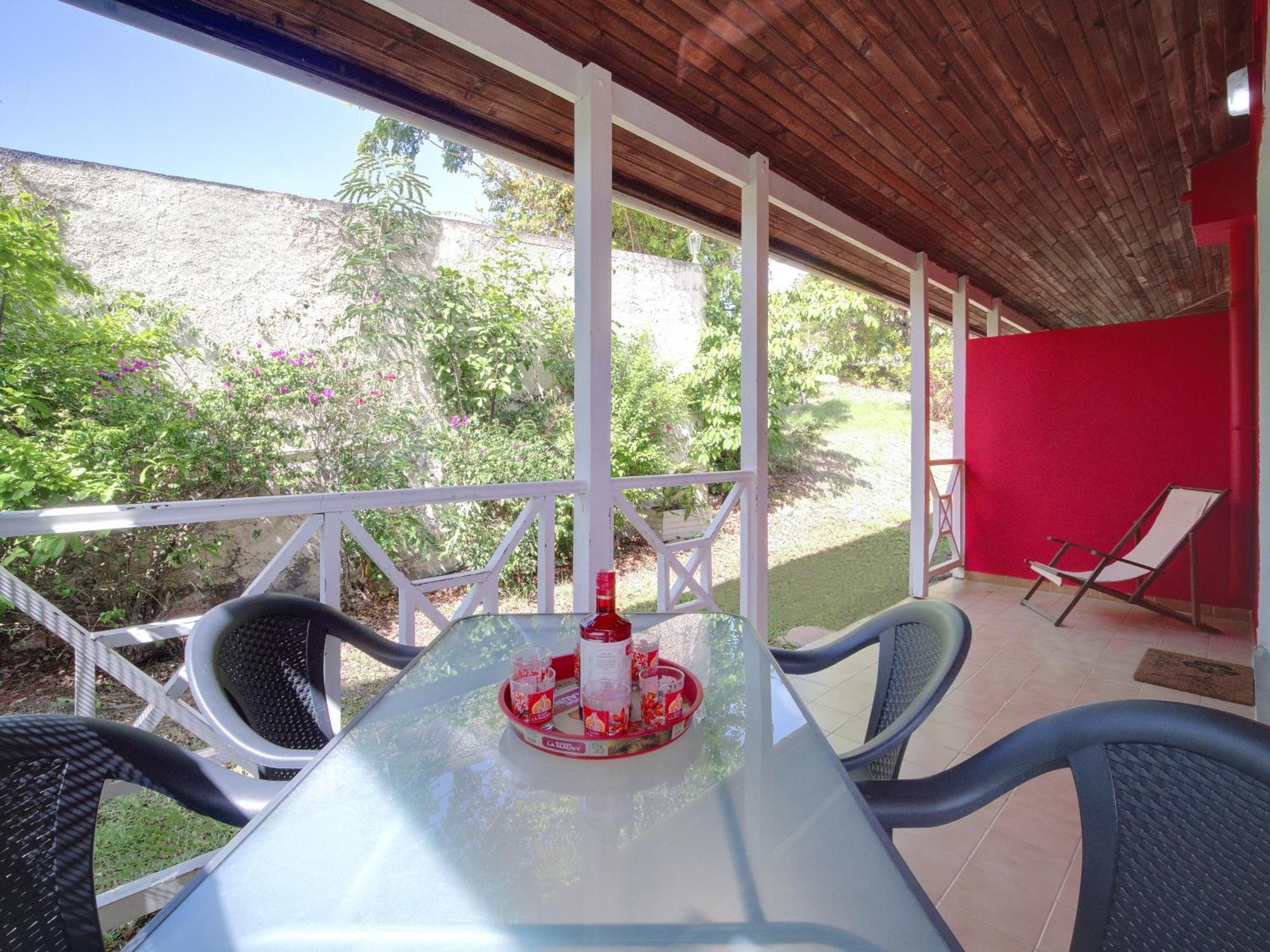 Résidence Ti'Kéol - Appartements avec terrasse 2 à 4 personnes, piscine Sainte-Anne Esterno foto