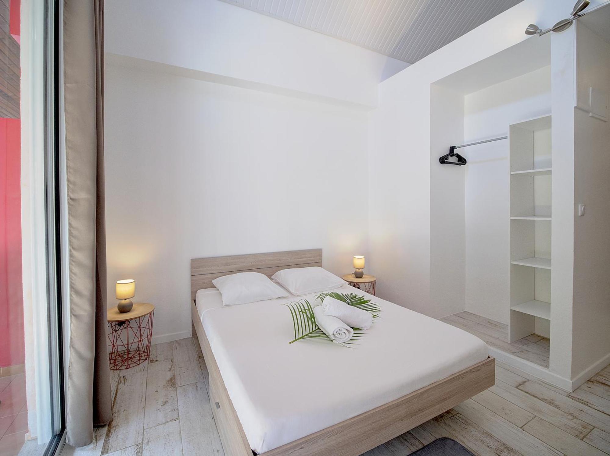 Résidence Ti'Kéol - Appartements avec terrasse 2 à 4 personnes, piscine Sainte-Anne Esterno foto